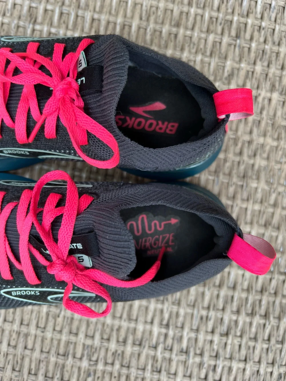 Brooks like new